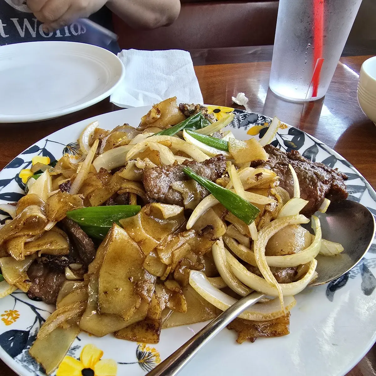Beef Chow Fun Flat Noodle 干炒牛河